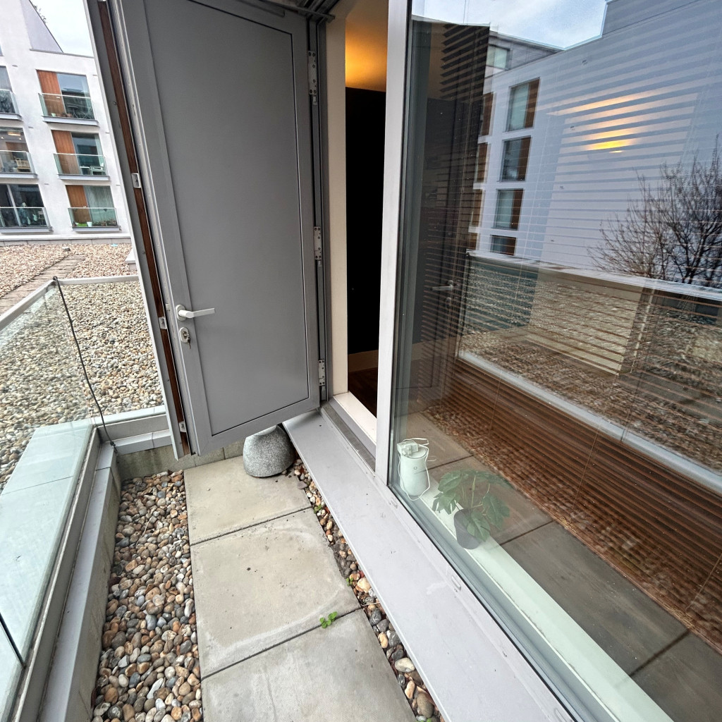 27 Southstand Apartments, N5 8 Balcony 1