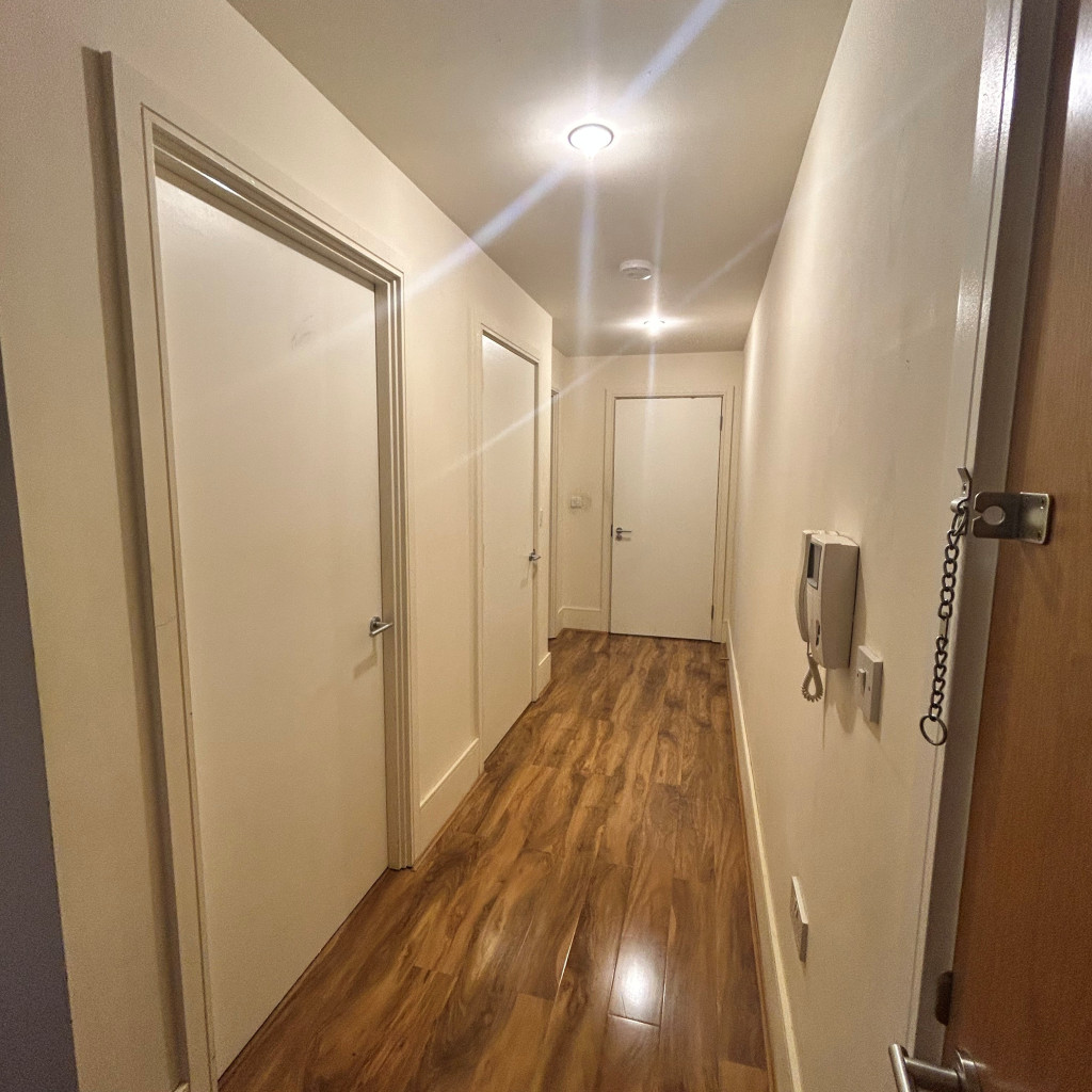 27 Southstand Apartments, N5 1 Hallway 5
