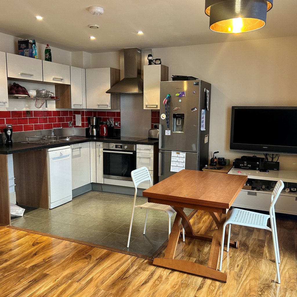 27 Southstand Apartments, N5 3 Kitchen 4