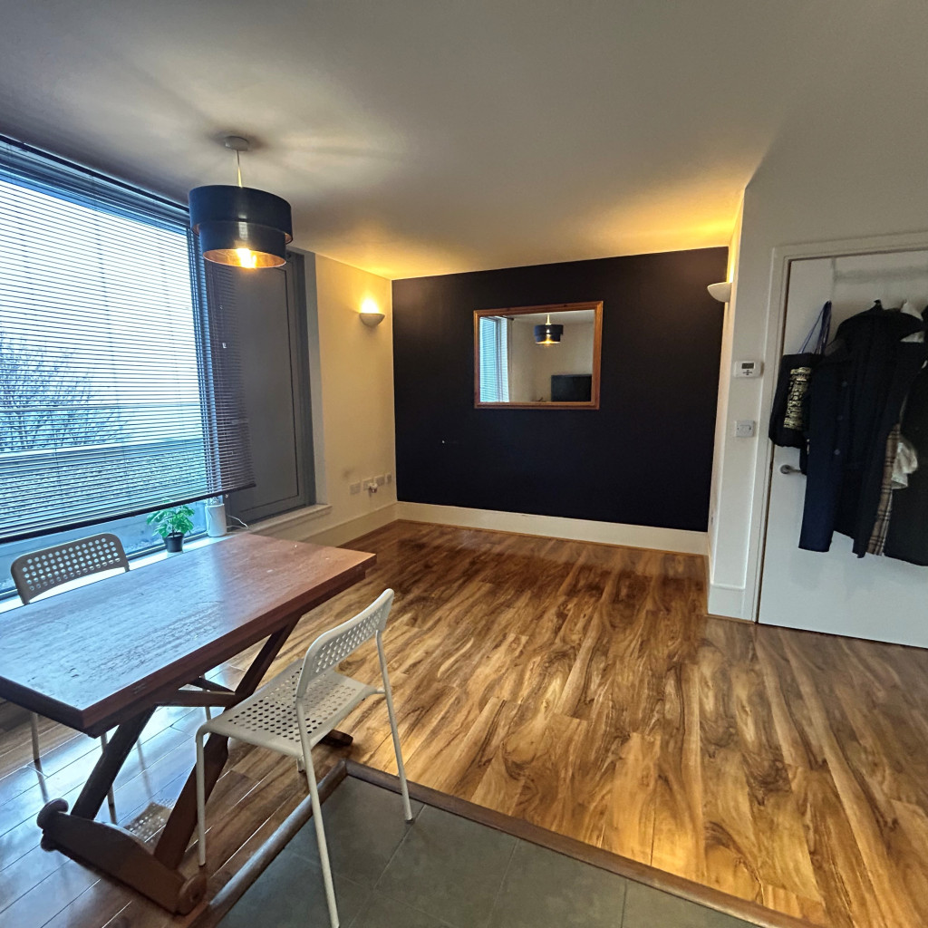 27 Southstand Apartments, N5 2 Living room 6
