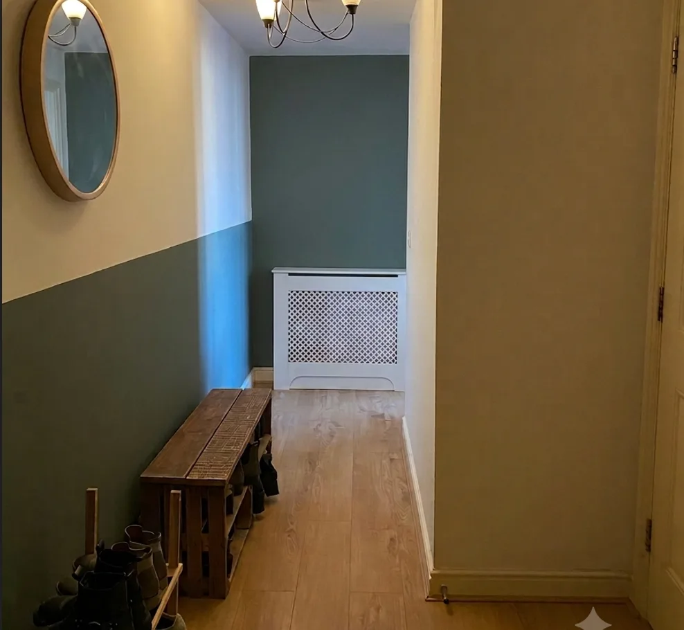 65 Horseley Court, E1 1 hallway2 png