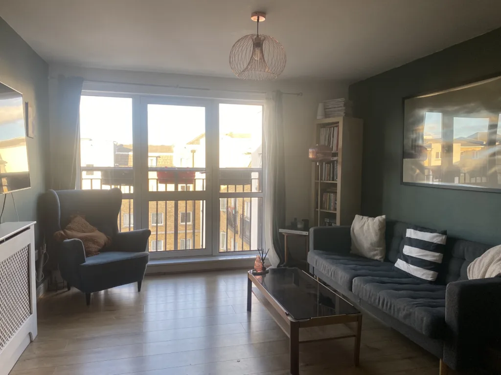 65 Horseley Court, E1 2 lounge 1024x768 jpg